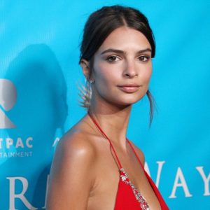 emily ratajkowski braless 14 photos 46