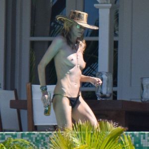 heidi klum topless 42 photos 60