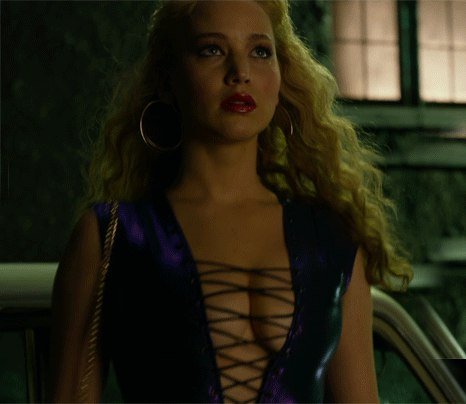 Jennifer Lawrence Braless (3 Photos + Gifs)