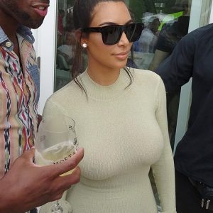 kim kardashian sexy 16 new photos 47