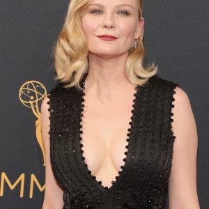 kirsten dunst cleavage 158 photos 18