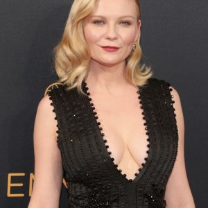 kirsten dunst cleavage 158 photos 5