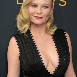 kirsten dunst cleavage 158 photos 7