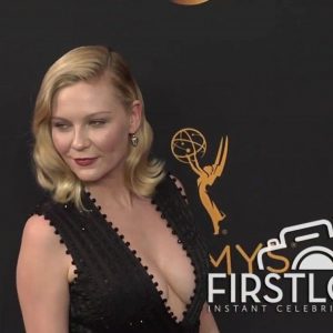 kirsten dunst cleavage 158 photos 99 1