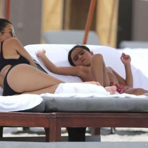 kourtney kardashian sexy 29 photos 13