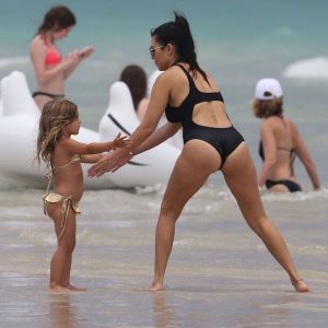 kourtney kardashian sexy 29 photos 14