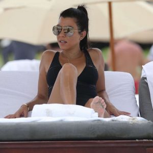 kourtney kardashian sexy 29 photos 29