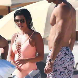 kourtney kardashian sexy 47 photos 76