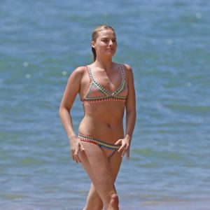 margot robbie topless sexy 16 photos 0