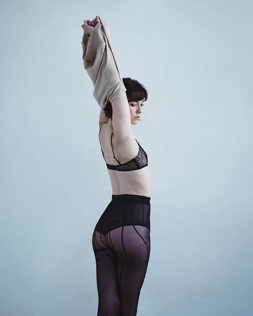 Mary Elizabeth Winstead See Through (3 Photos)