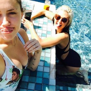 miley cyrus cleavage 1 photo 82