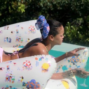 rihanna sexy 6 photos gif 76