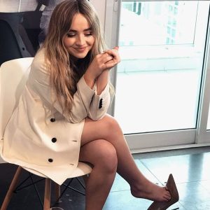 Sabrina Carpenter Feet Pics Leaked